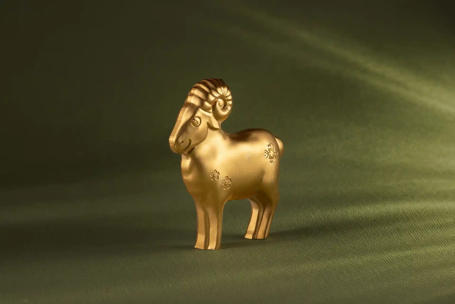 Item/10863/gallery/original/31152_Fluffy_Gilded_Sheep_s4.jpg