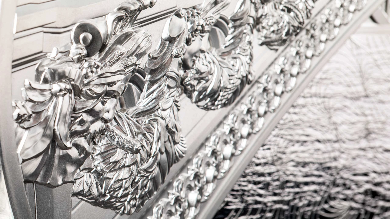 Tiffany Art Metropolis – Paris Kilo Edition