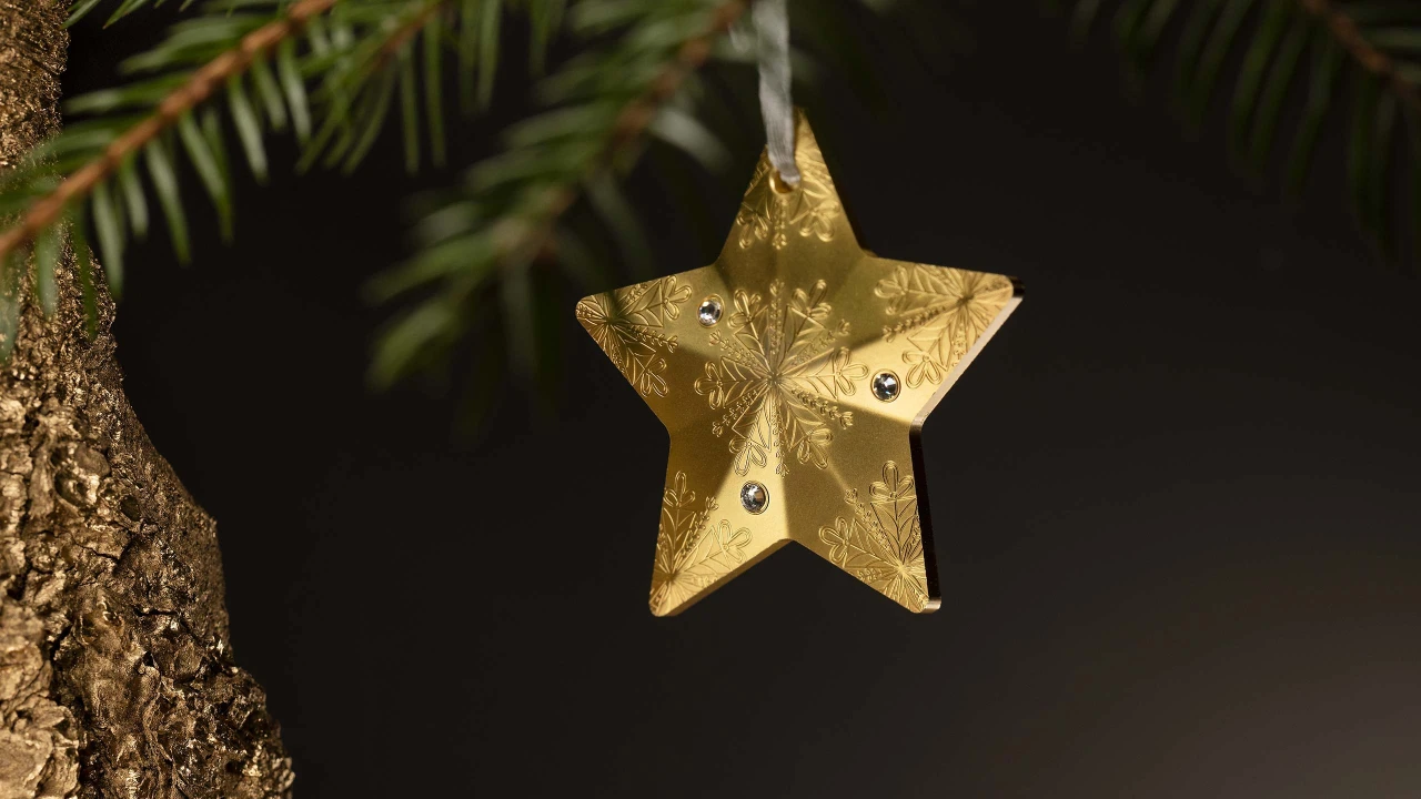 Holiday Ornament – Snowflake Star Gilded