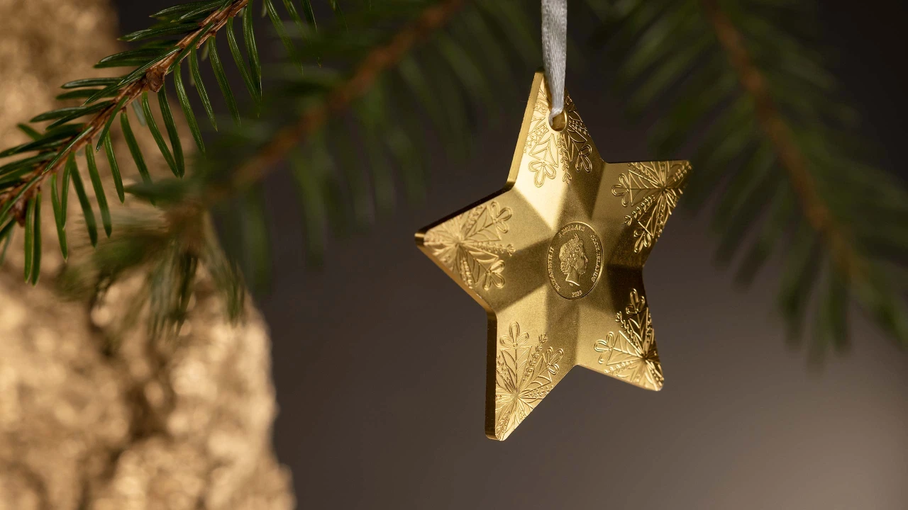 Holiday Ornament – Snowflake Star Gilded