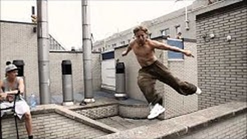 I practice parkour, but Taubaté's parkour #funny #comedia 