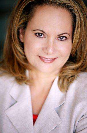 Headshot of Carole Jakucs