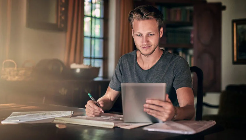 Male-studying-on-tablet2-iStock-678555596.jpg