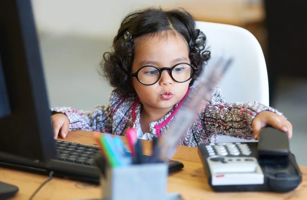 Child-playing-office-FB-iStock-173707844.jpg