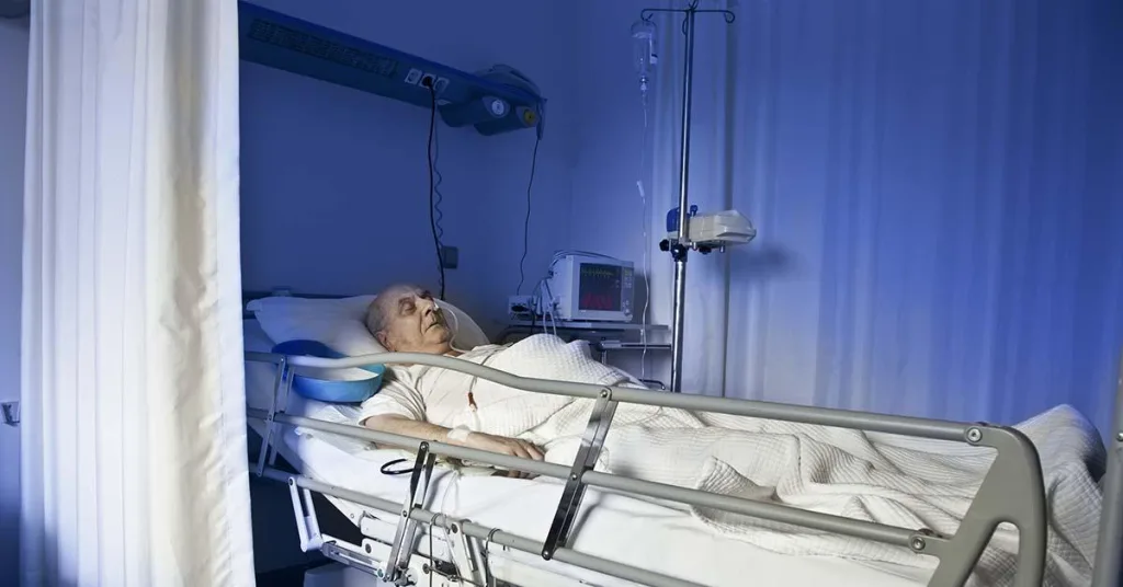 Elderly-man-in-ICU-FB-GettyImages-155432168.jpg