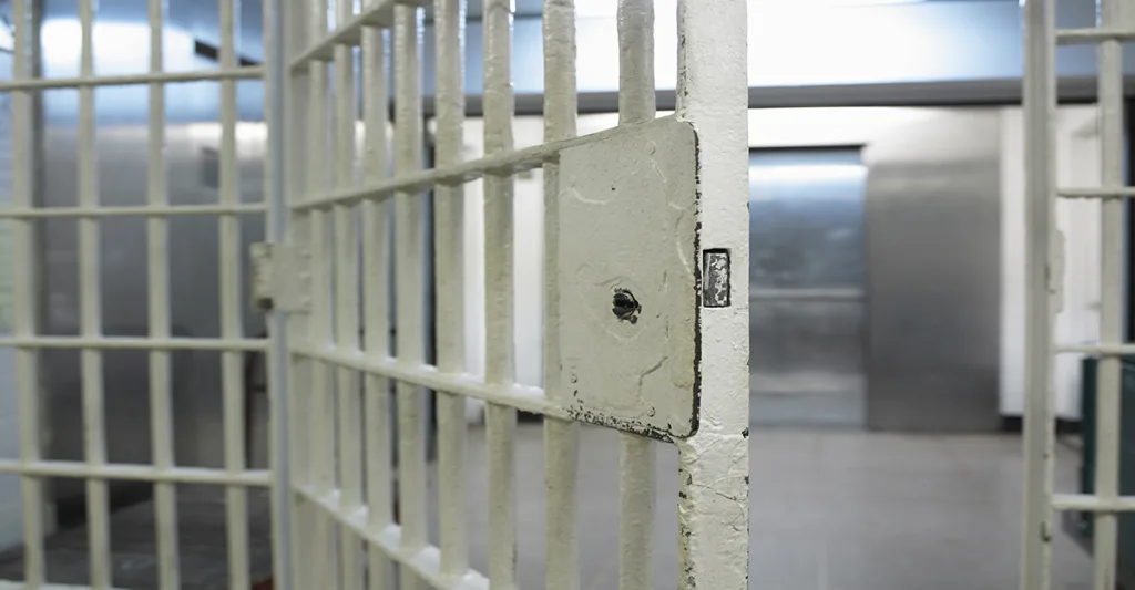 Jail-bars-GettyImages-sb10062143p-001.jpg