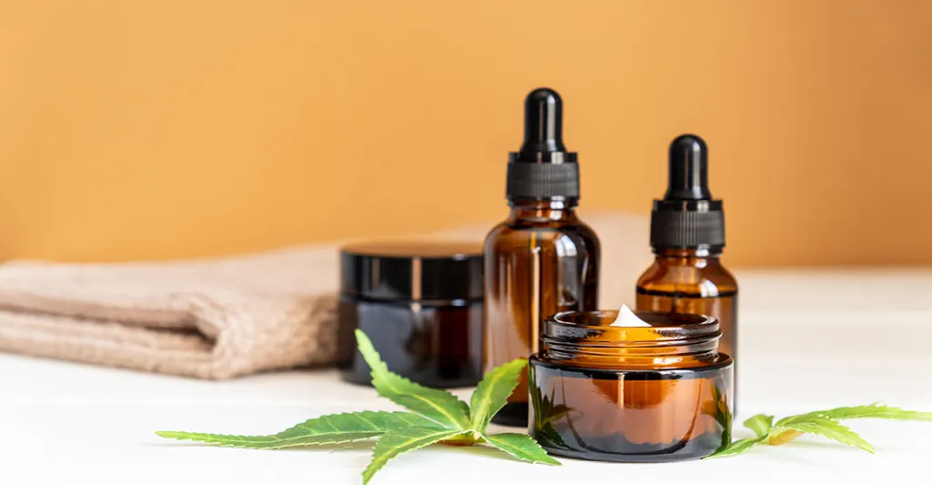 CBD-oil-GettyImages-1307143565.jpg