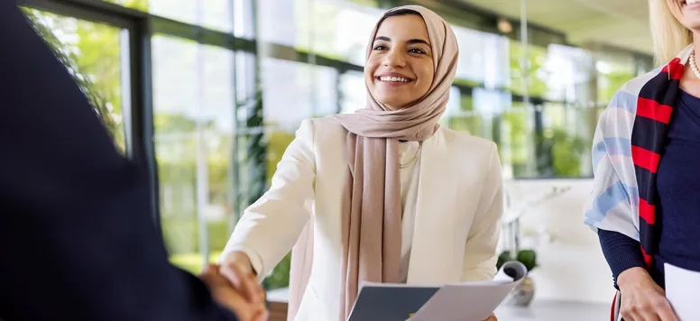 Muslim-woman-interview-GettyImages-1341307087-web.jpg