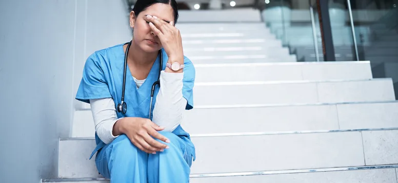 Upset-nurse-GettyImages-1333627795.jpg