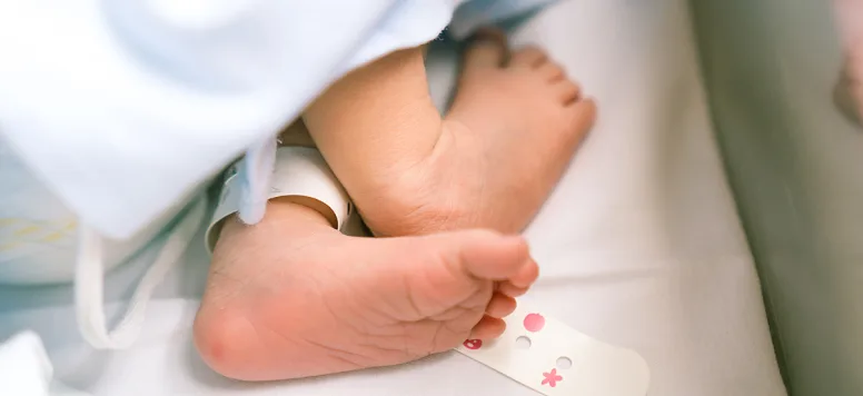 Baby-feet-GettyImages-1167978175.jpg