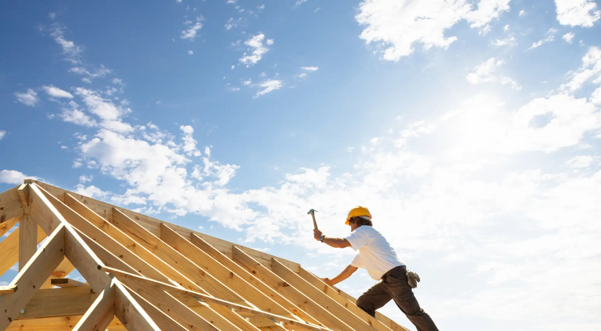 Home builder on roof: mortgage rates today