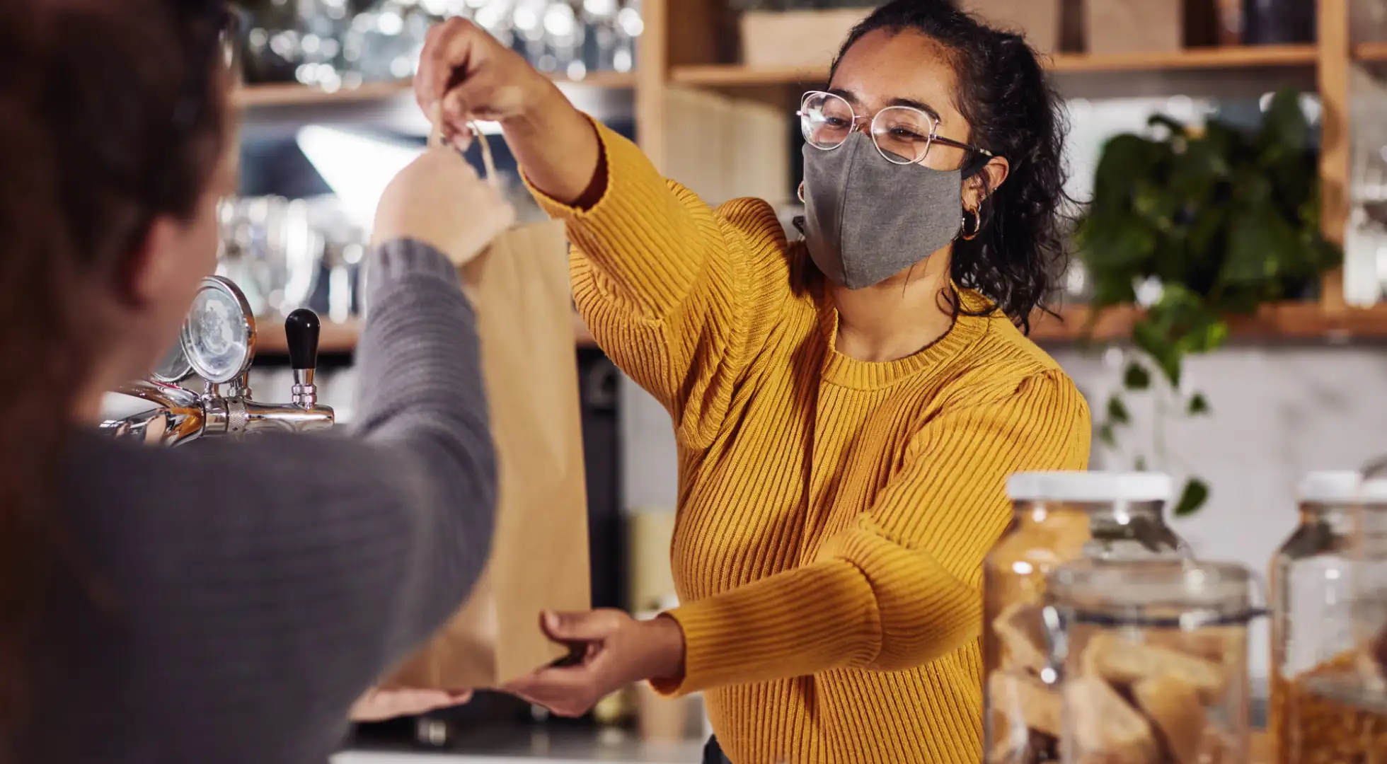 Consumer Confidence Plummets in November to the Lowest Level in a Decade consumer confidence declines