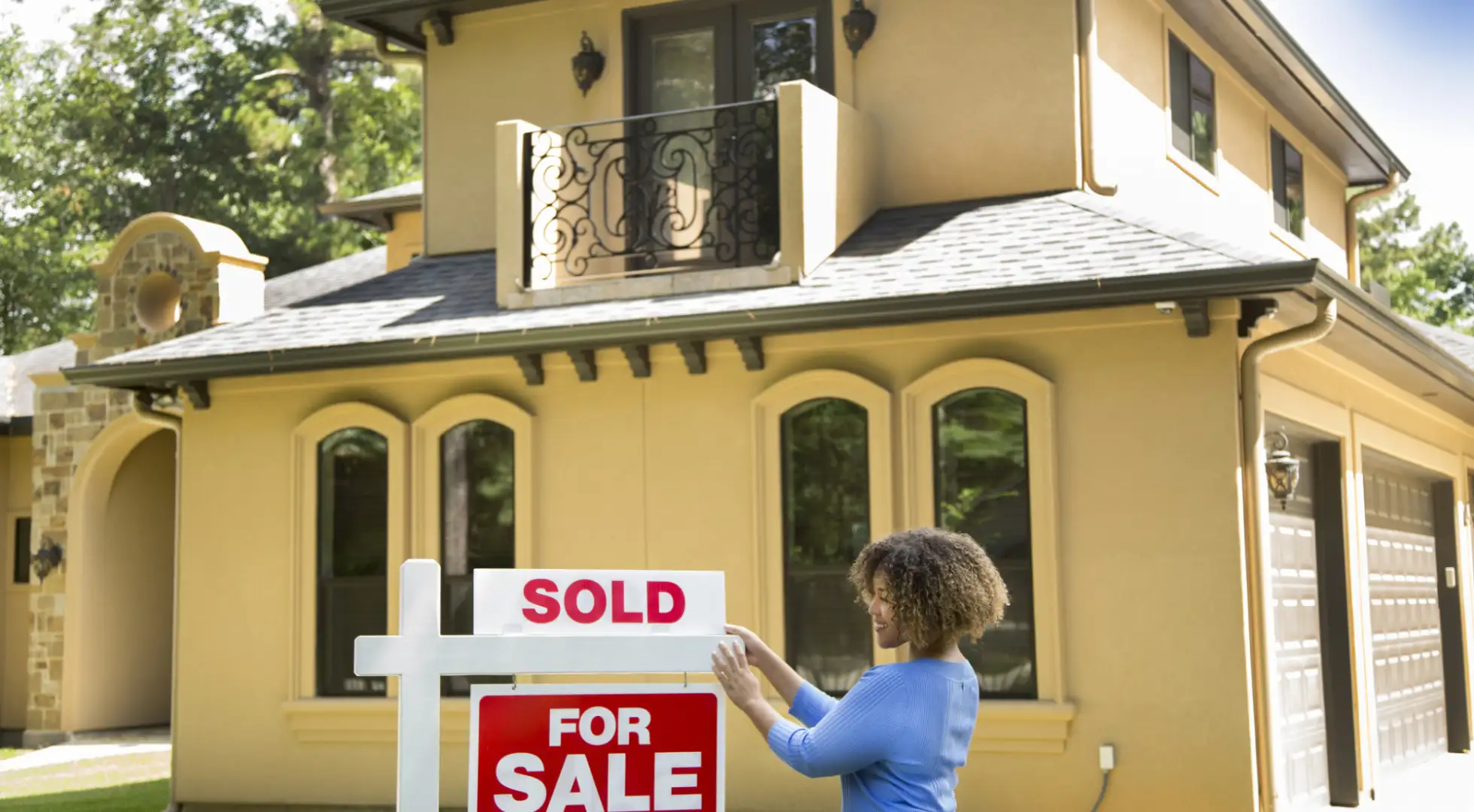 Mortgage Rates Today, Dec. 26, 2024: Another Quiet Day Likely Home sold sign 4: mortgage rates today