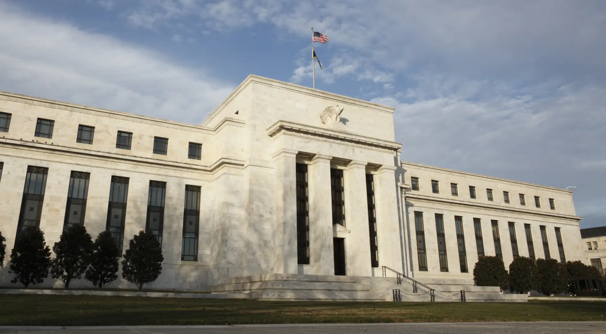 Federal Reserve building: mortgage rates today