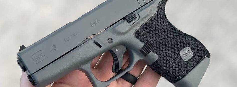 Glock 43 in a hand