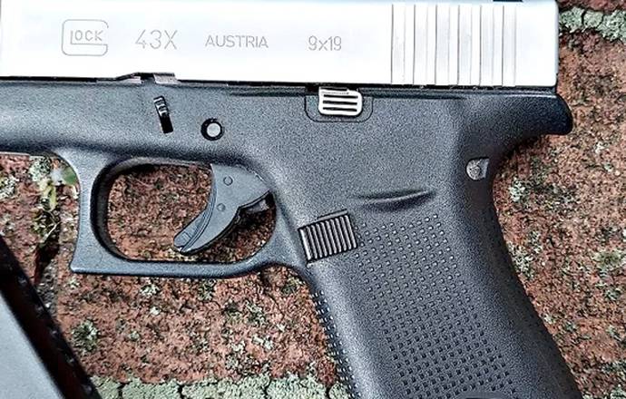 Glock 43x and a magazine and the best holsters