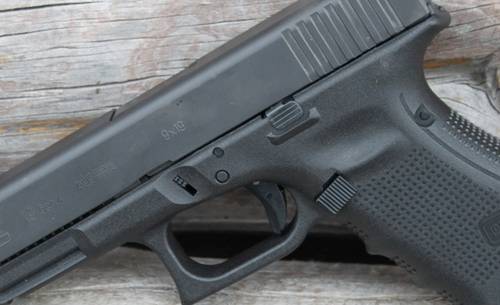 Glock 19 pistol