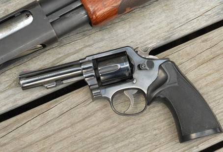 Smith & Wesson Model 10 - 4"