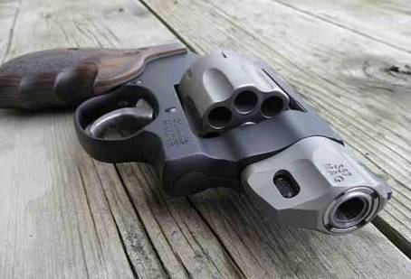 Smith & Wesson Model 327 Night Guard - 2.5"