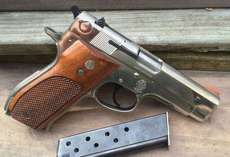 Smith & Wesson 909