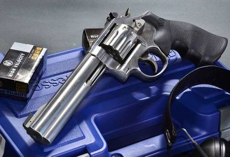 Smith & Wesson Model 617 - 6"