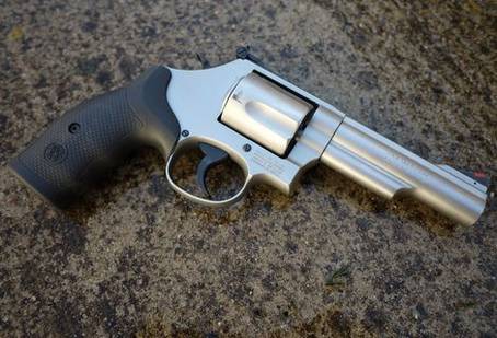 Smith & Wesson Model 69 - 2.75"