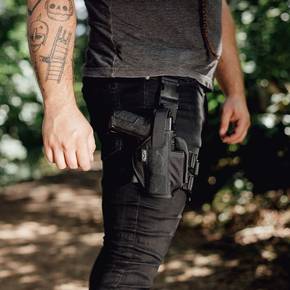 Drop Leg Holster w Mag Pouch