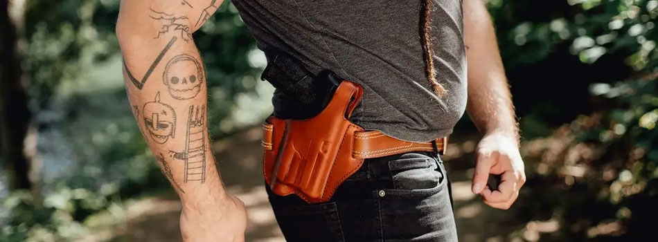 Comfortable Leather Belt Holster w Light on man