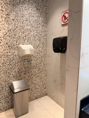 Foto del baño de El Palacio de Hierro Querétaro