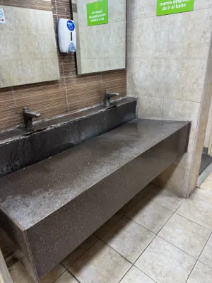Foto del baño de Walmart Express