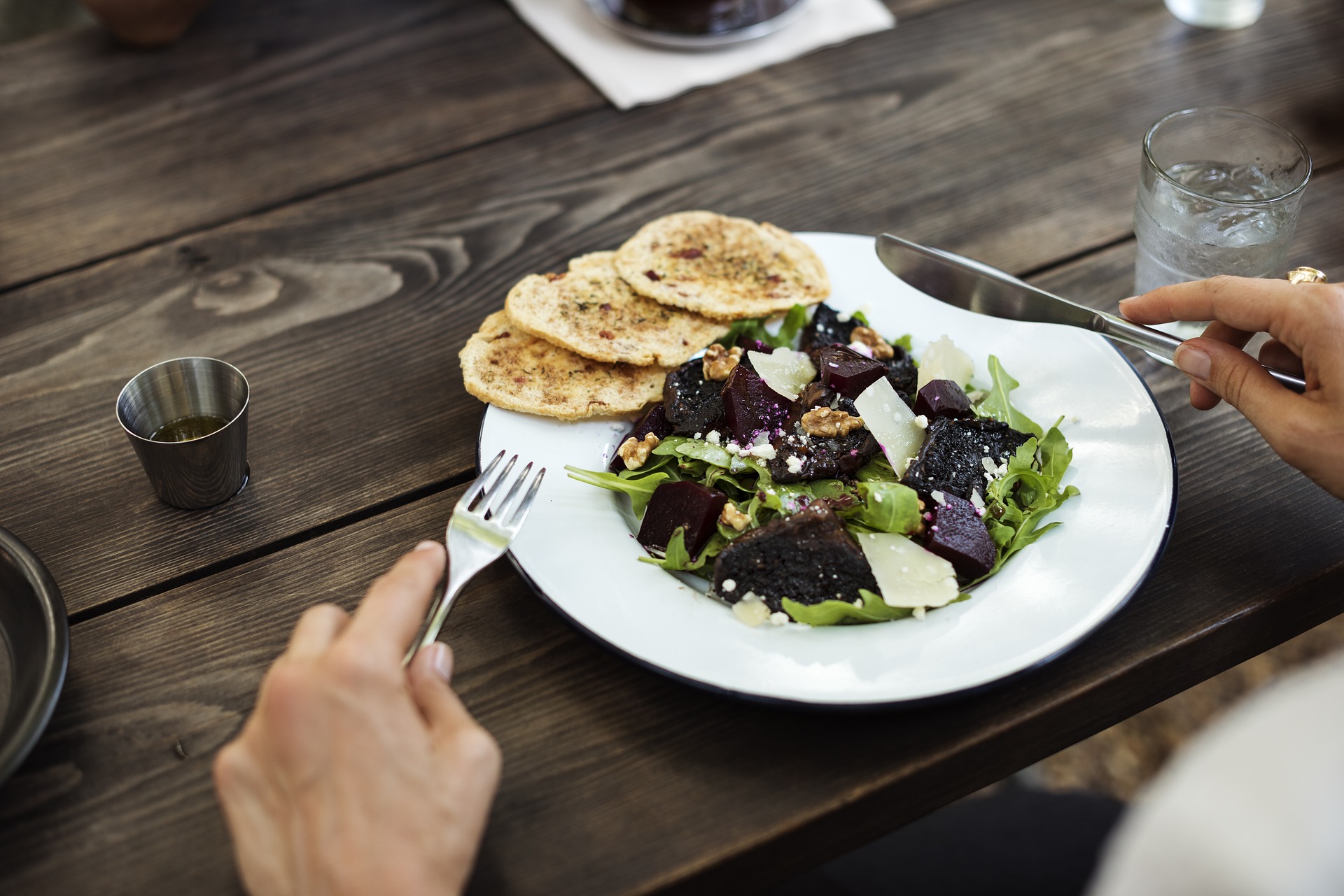 comer ensalada sin vinagre