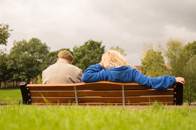 Ancianos al sol