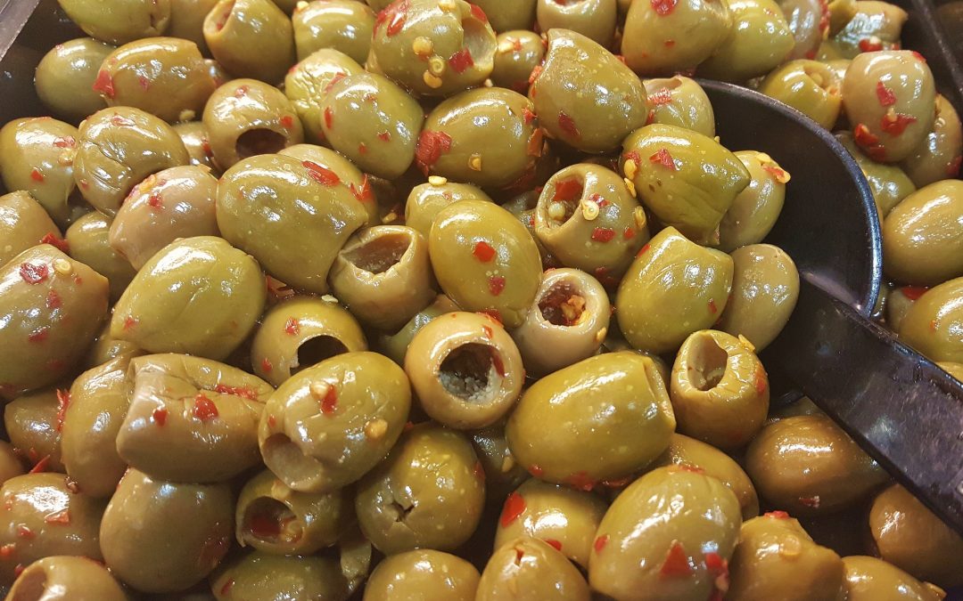 Aceitunas aliñadas: aperitivo saludable de la dieta mediterránea