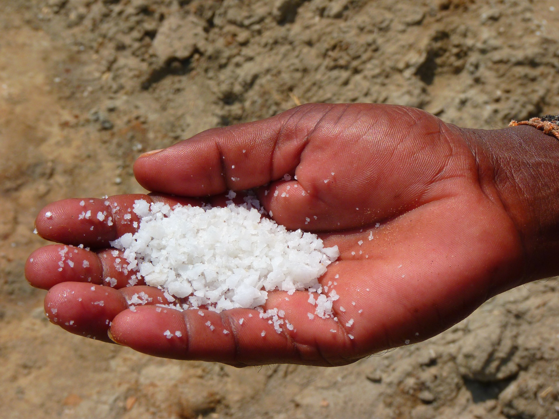 Haz tu propia Sal Marina Pura SIN REFINAR  La sal marina sin refinar es la  sal de la vida, además de cloruro sódico lleva todas las sales necesarias  para el organismo