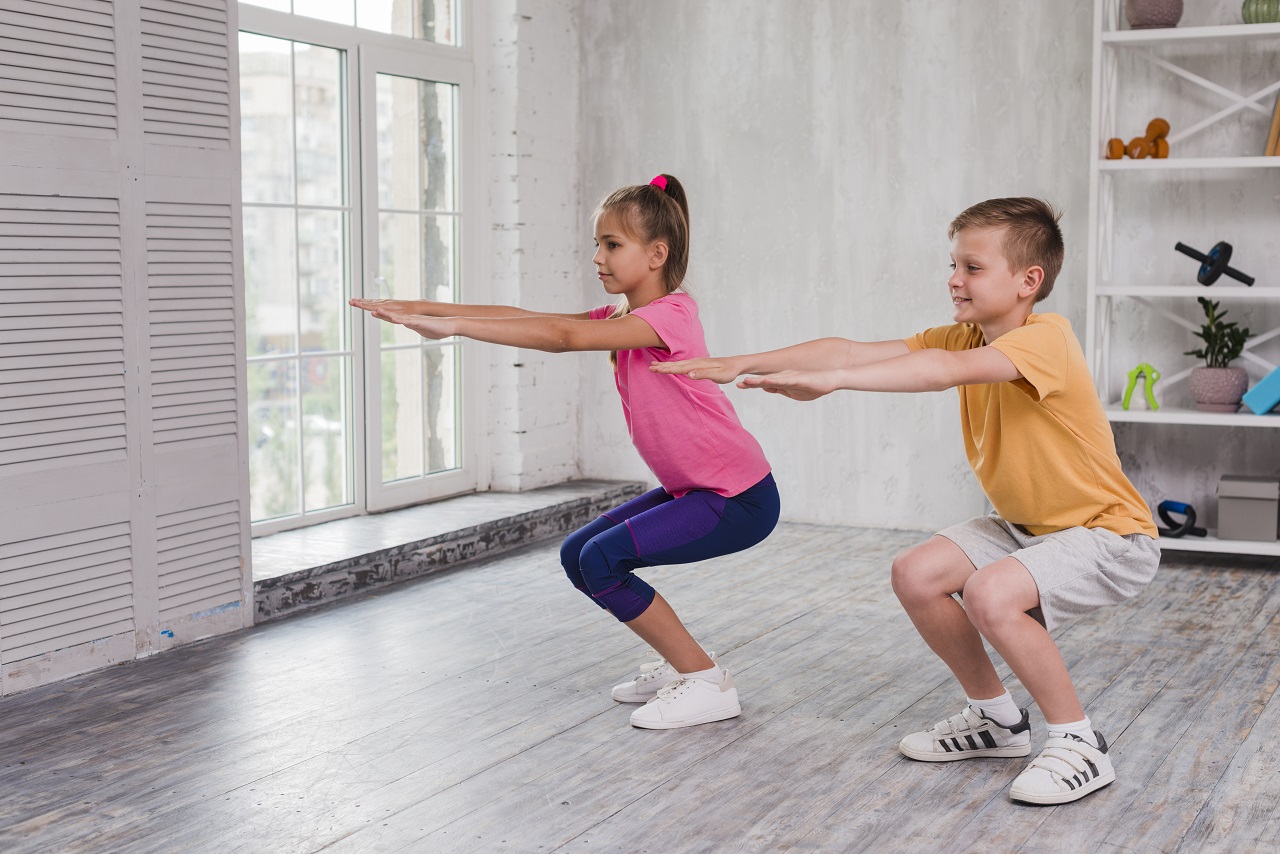 Niños-haciendo-ejercicio - Crear Salud - Hábitos saludables