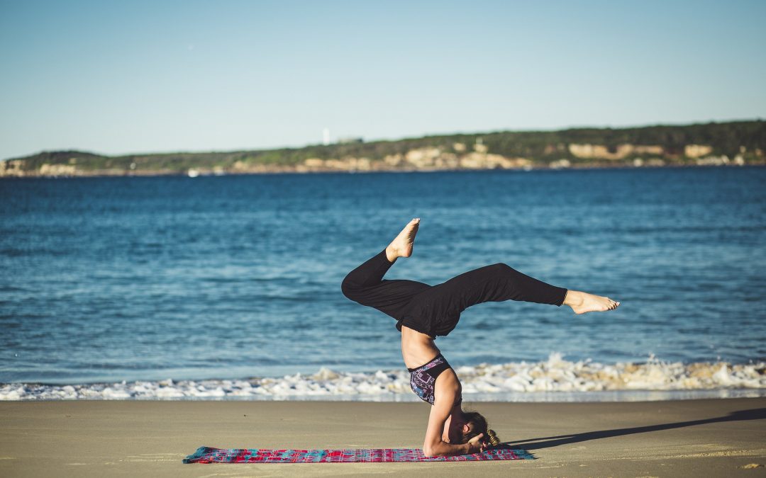 ¿Qué es yoga y cómo puede ayudarte?