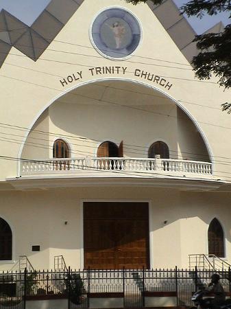 holy-trinity-church-benulim