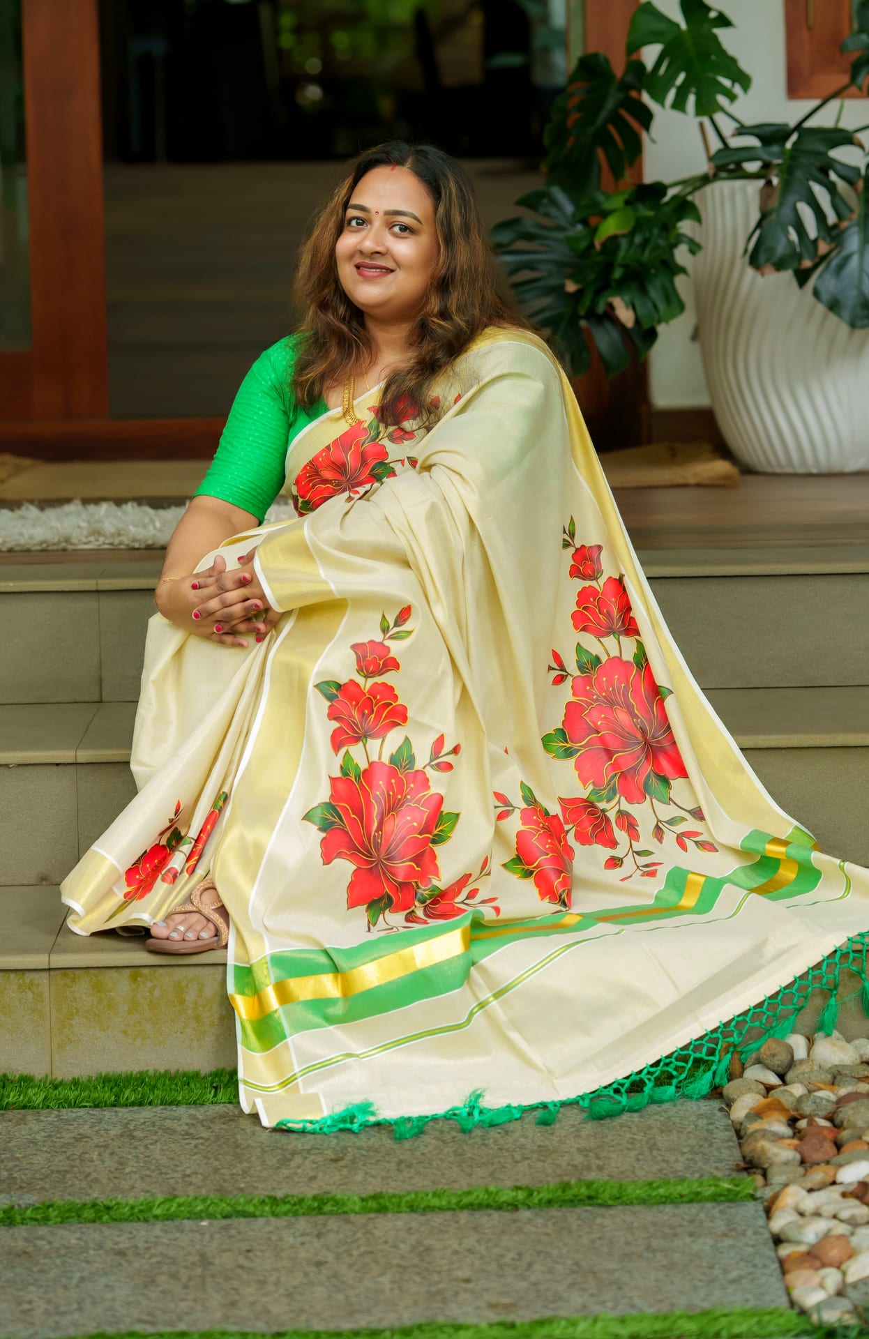 Red Floral Gold Outline Tissue Kerala Saree 