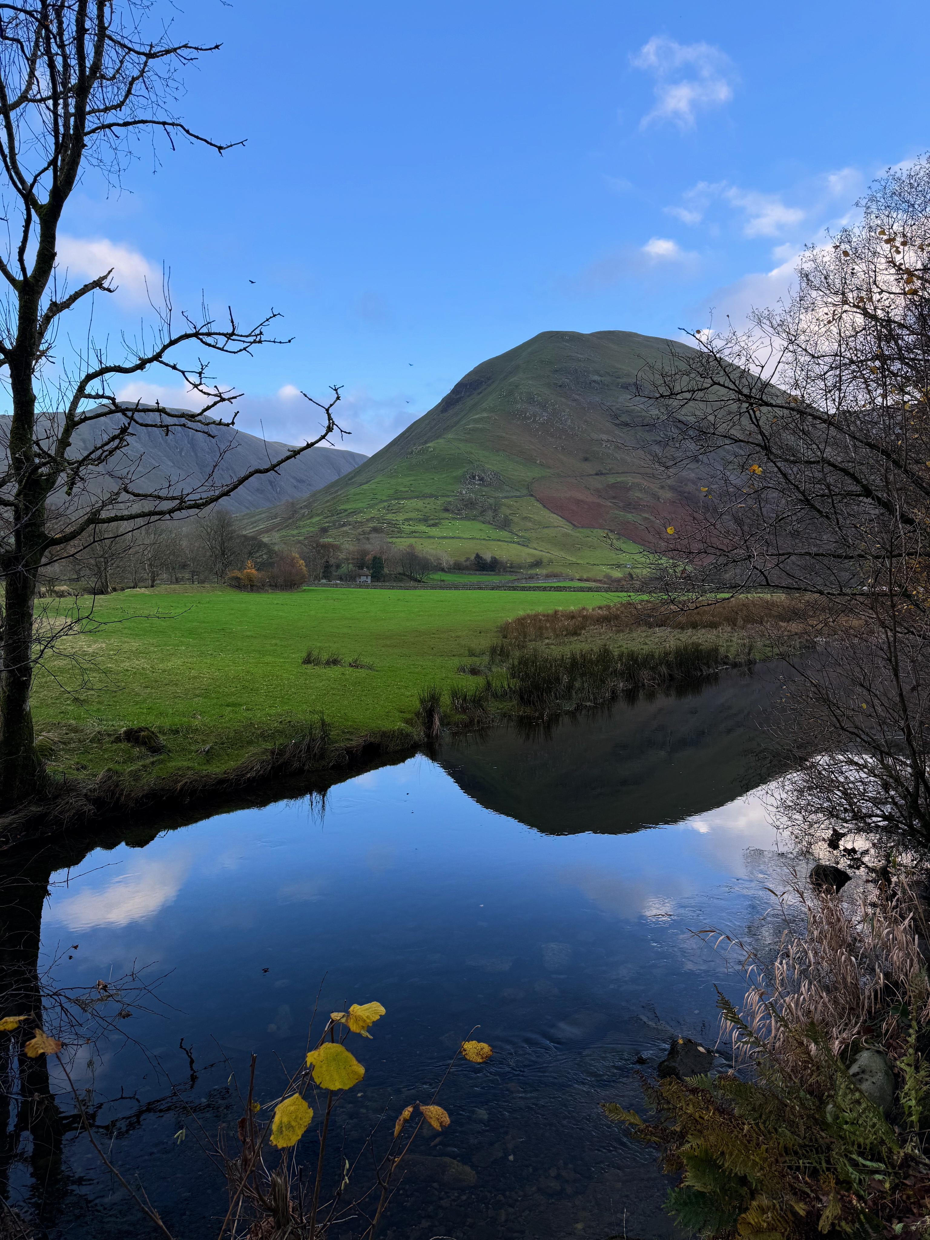 Vista de portada del media kit para walkingthelakes