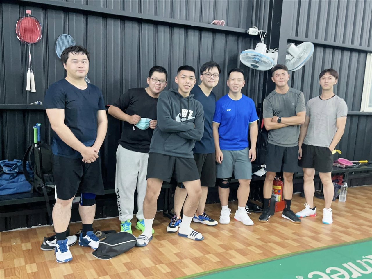 仁武羽利羽球館