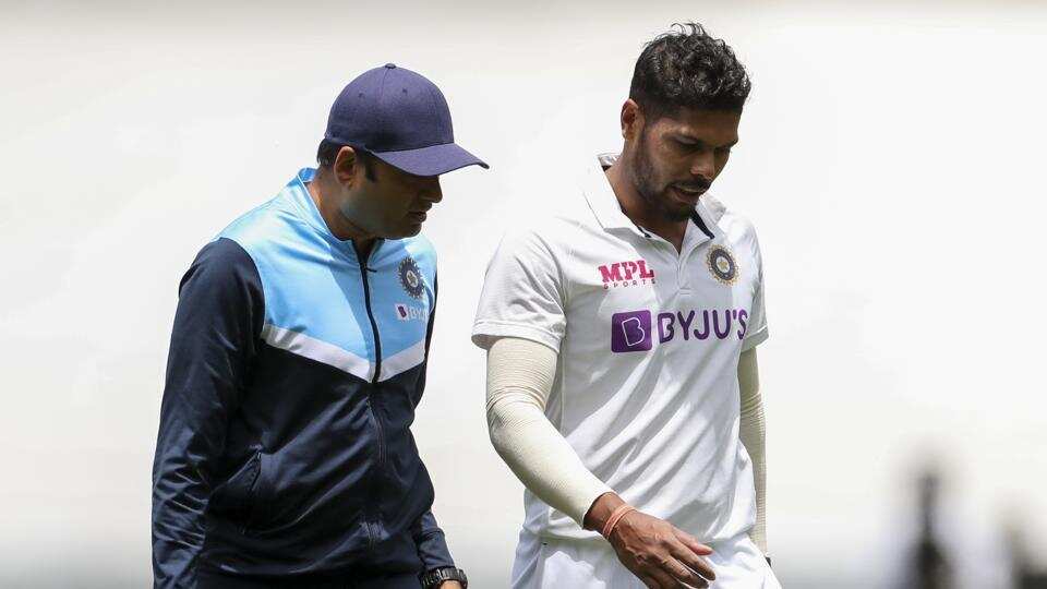 Worry for India as Umesh Yadav walks off the field with injury