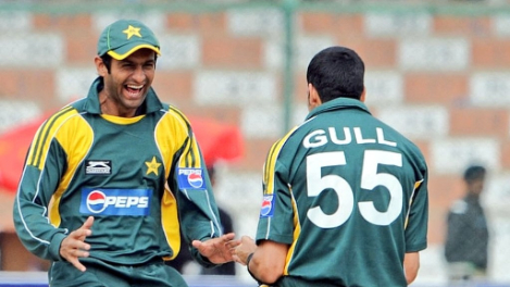 Shoaib Malik joins long list of players to attack Pakistan cricket