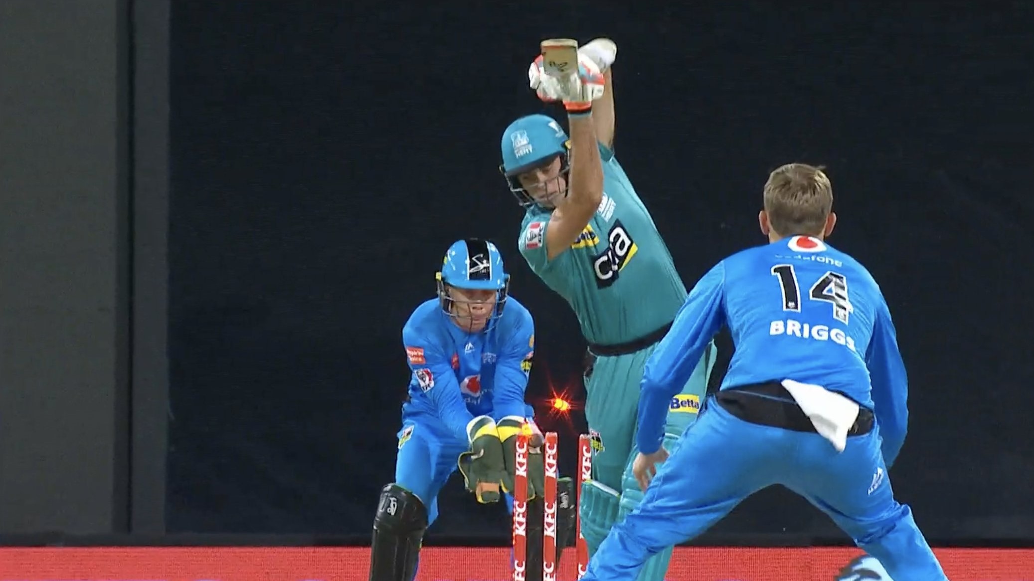 BBL 10 | Heat vs Strikers: Adelaide hold nerve in a humdinger