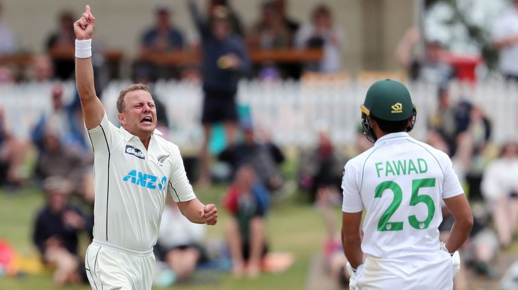 Neil Wagner overcomes broken toes to lead Blackcaps' surge against Pakistan