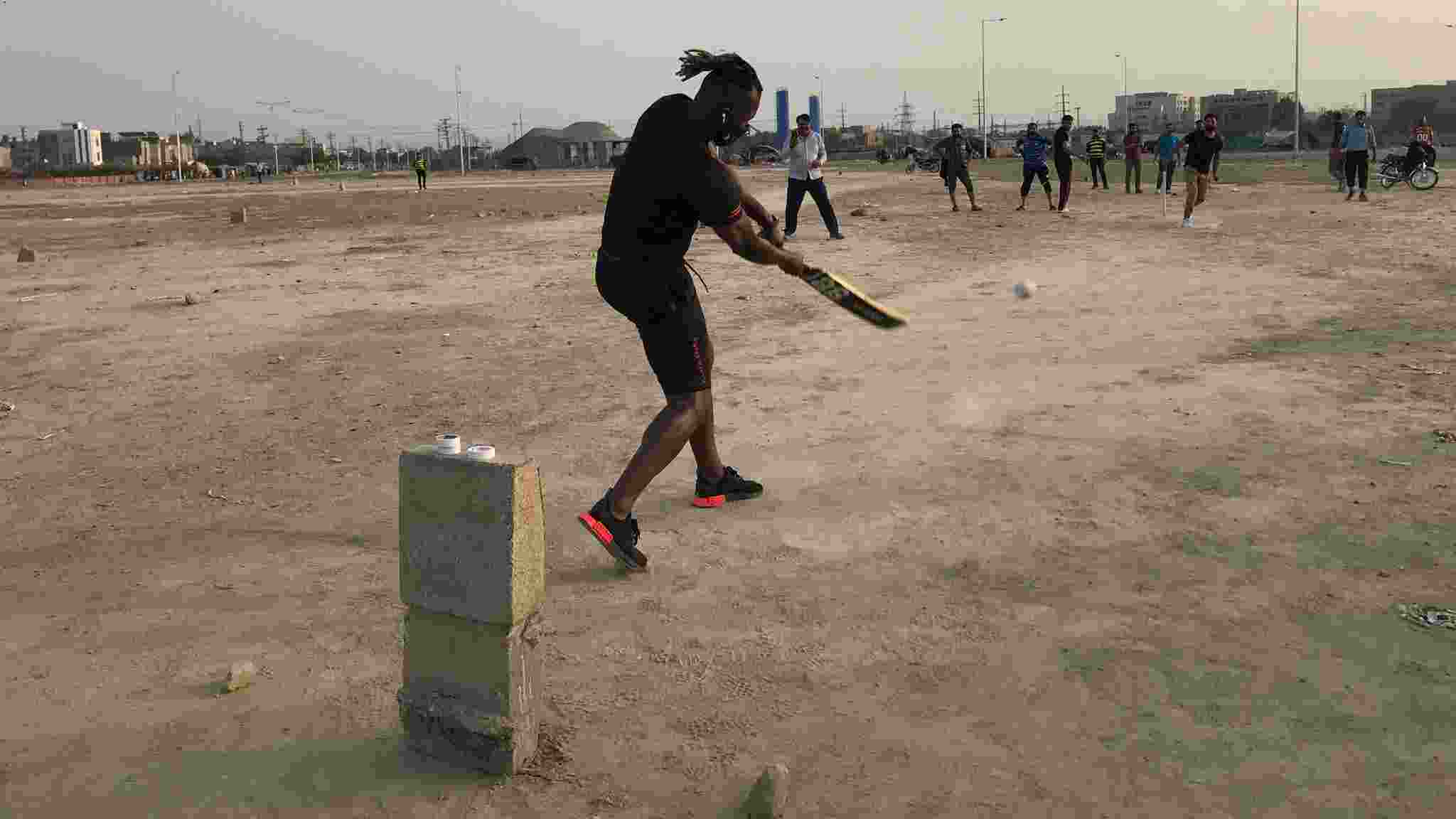 Days after PSL 2021 postponement, Daren Sammy seen playing cricket with locals in Pakistan