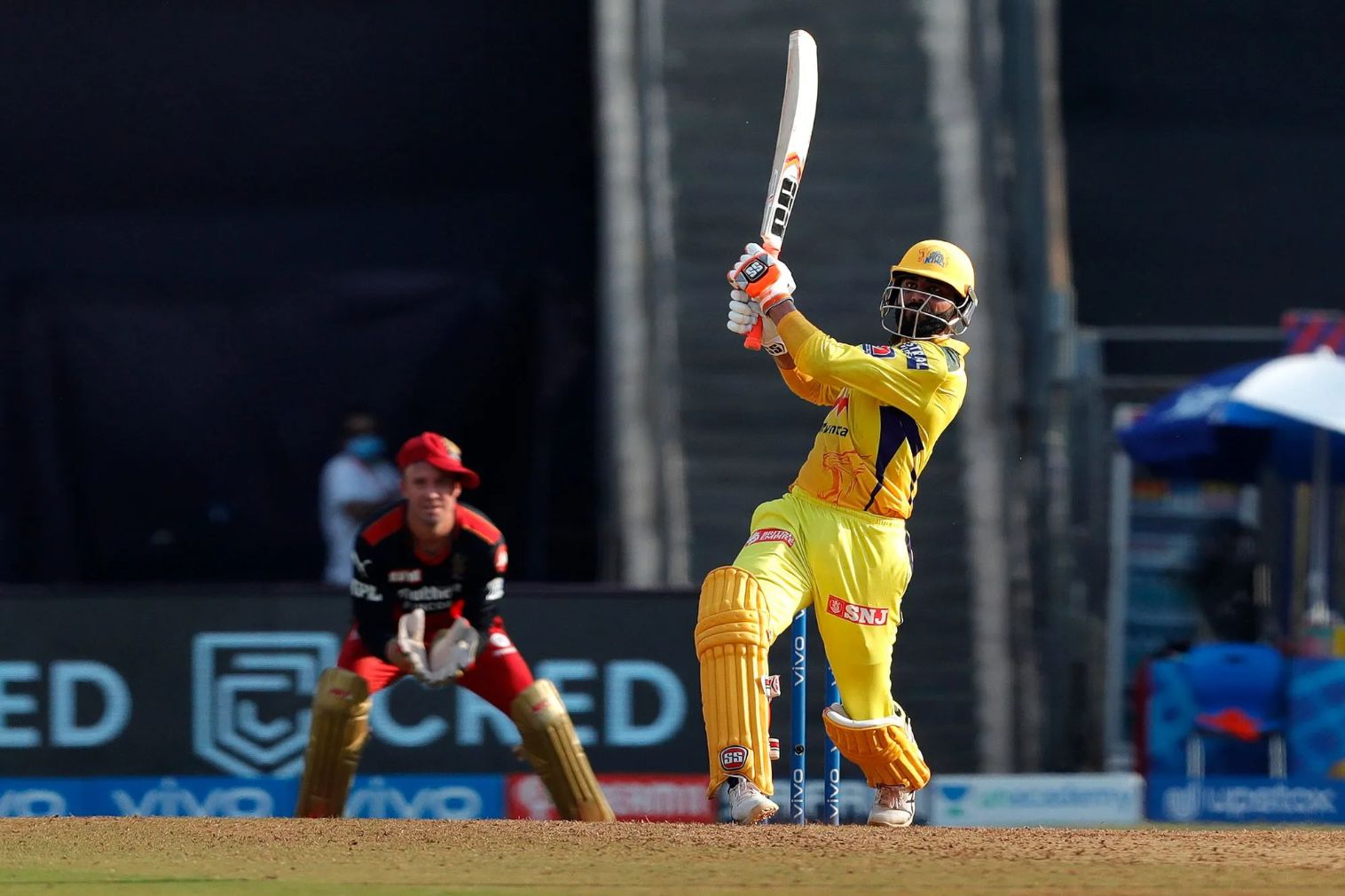 Ravindra Jadeja puts Harshal Patel to his sword; hits 37 runs in one over to power Super Kings