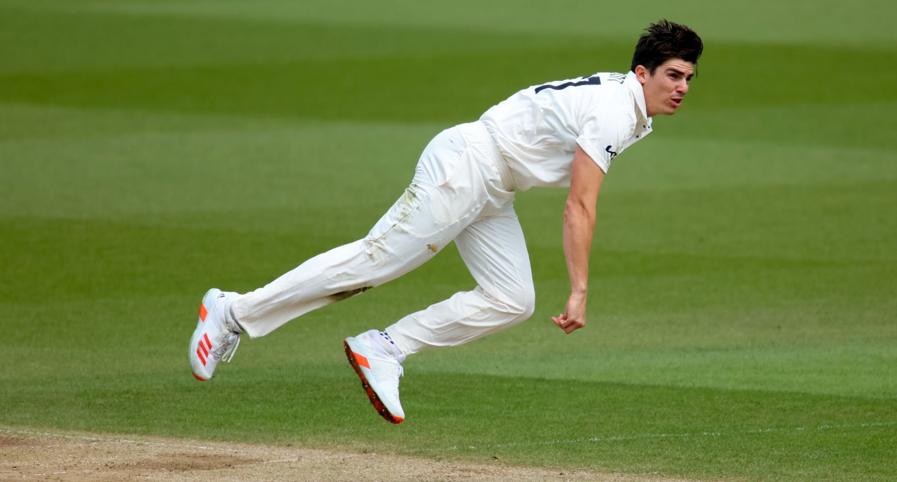 Hamstring forces Sean Abbott to return to Australia after brief maiden county stint