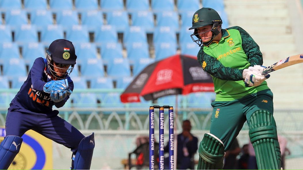 Lizelle Lee takes South Africa past Indian eves in rain-marred game 