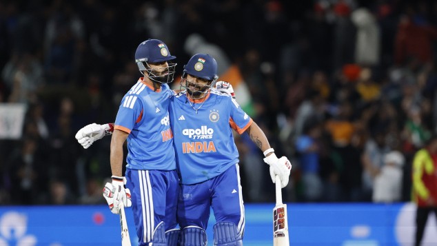 India overcome New Zealand fightback to win T20 opener