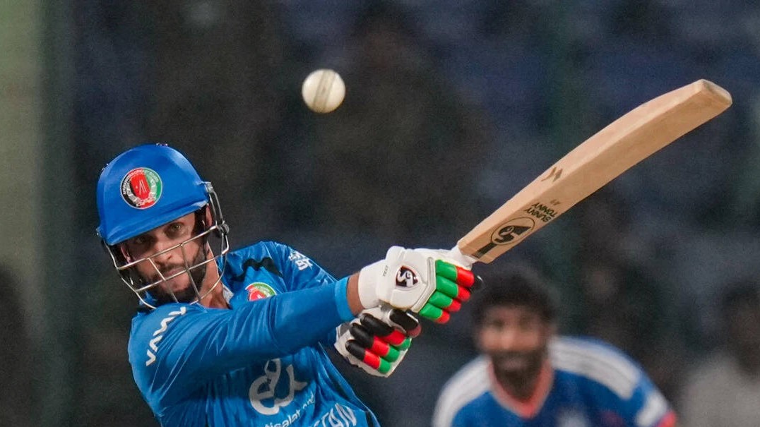 ৫ রানে ৪ উইকেট পতনের পর ইতিহাস গড়লেন ওমরজাই, টি-টোয়েন্টিতে নতুন বিশ্বরেকর্ড